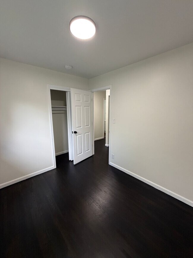 Building Photo - 2376 Westwood Dr