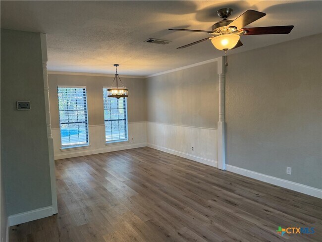 Building Photo - 506 Pecos Trail