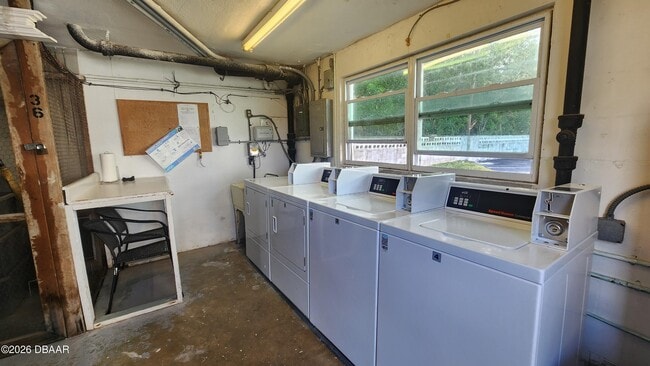 Building Photo - 1750 S Palmetto Ave