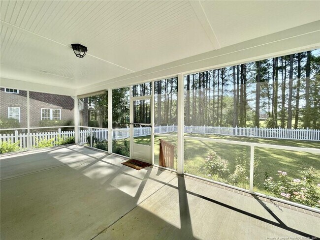 Building Photo - 36 Micahs Way N