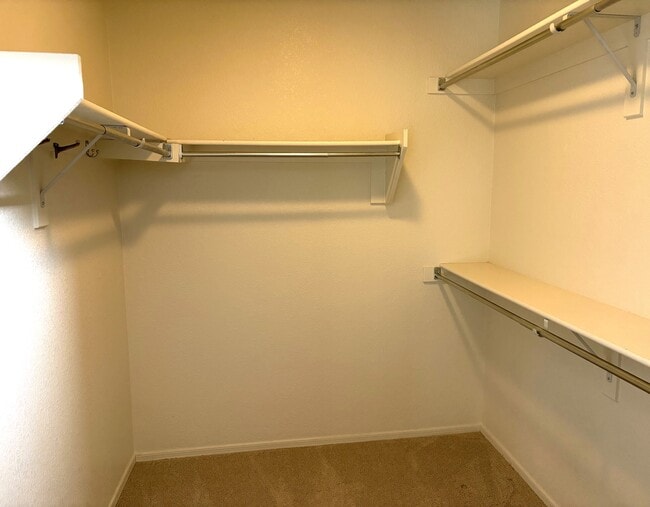 Building Photo - 1870 E Purple Martin Ln