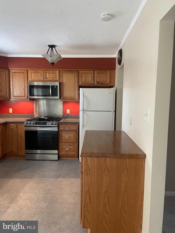 Building Photo - 5400 Oxford Dr