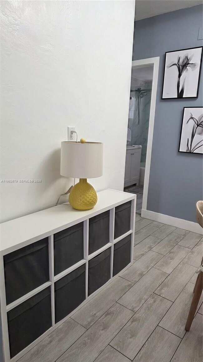 Building Photo - 761 Euclid Ave