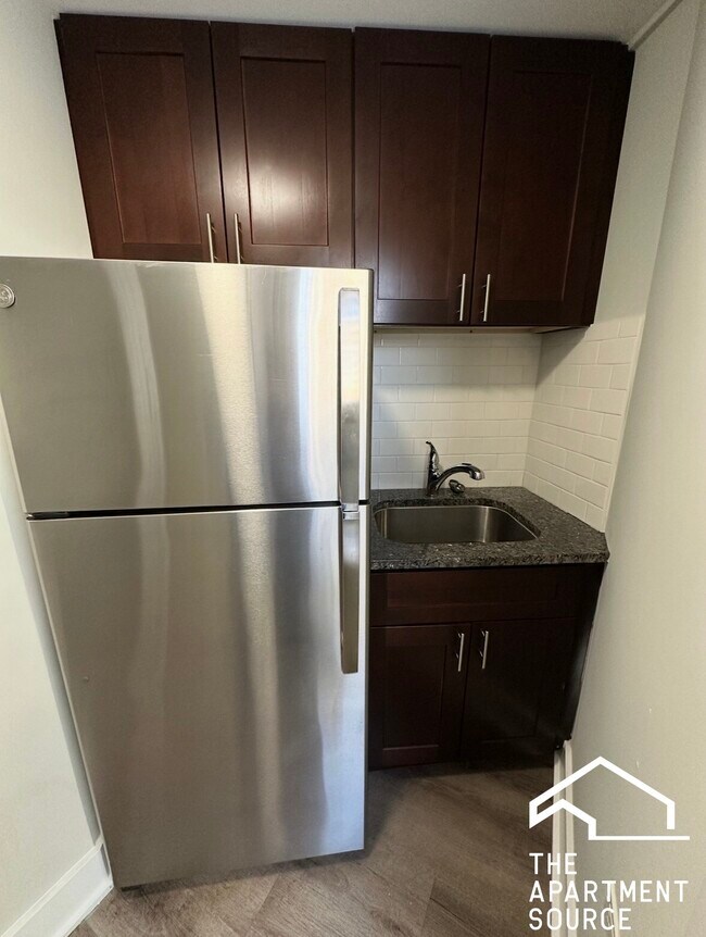 Building Photo - 725 St Johns Ave