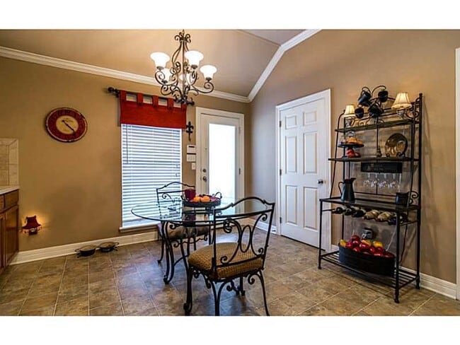 Building Photo - 505 Gaston Cir