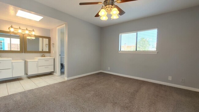 Building Photo - Complete Remodel In Highly Desirable NE Heights