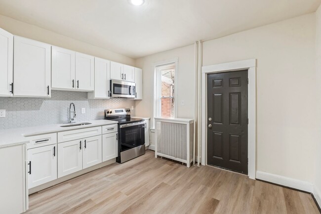 Building Photo - 3357 Malta St