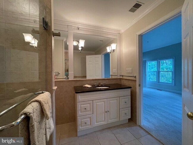 Building Photo - 9715 Whitley Park Pl