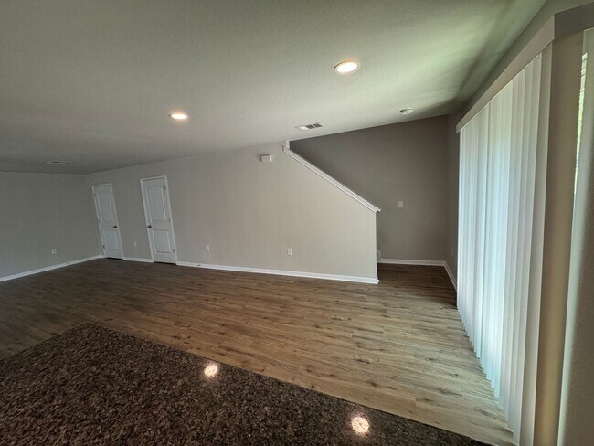 Building Photo - NEAR MEDICAL CENTER  |  GATED COMMUNITY   | 3 BEDROOMS  |  2.5 BATHS