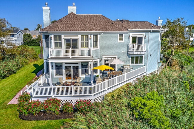 Building Photo - 30 Columbus Dr