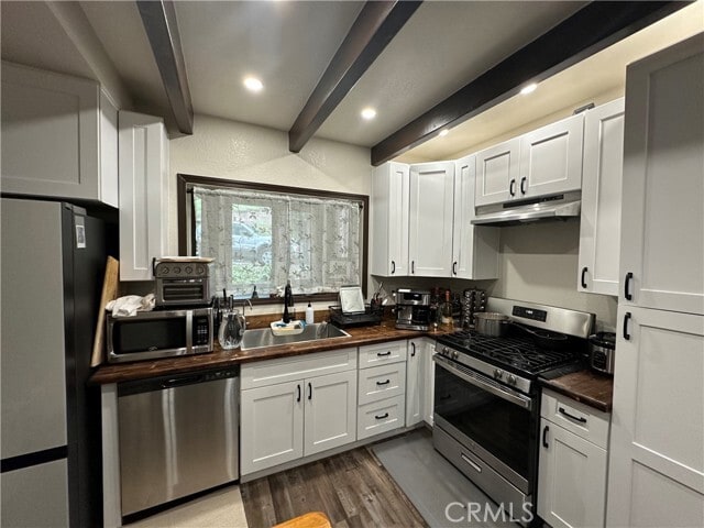 Building Photo - 23878 Lakeview Dr