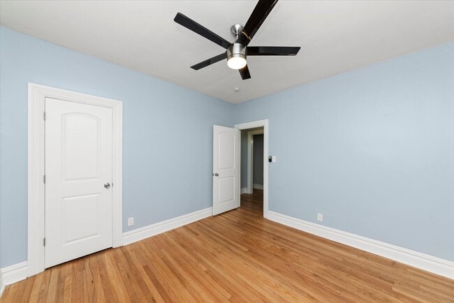Building Photo - 5461 S Ingleside Ave