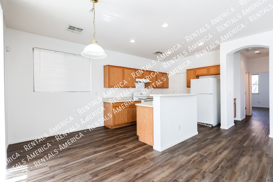 Building Photo - 10417 W Windsor Ave