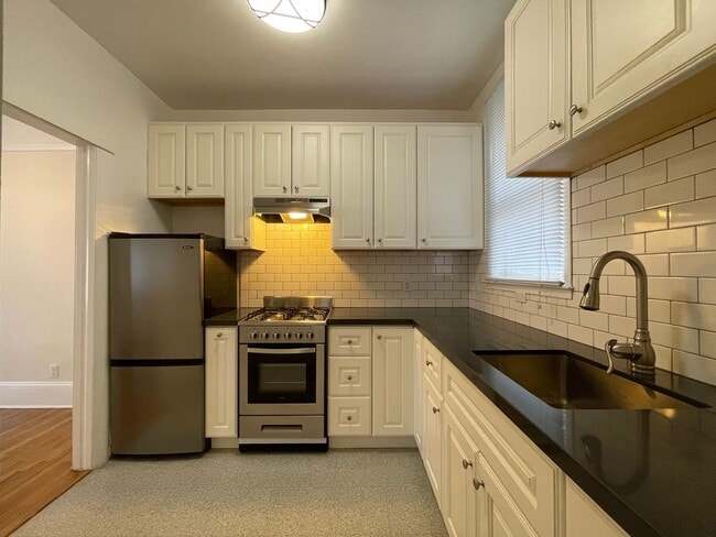 Building Photo - 440 Hyde St