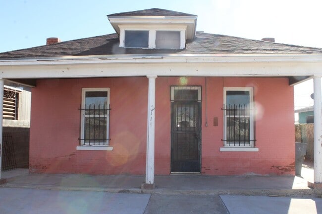 Building Photo - 3114 E Missouri Ave