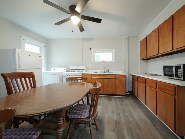 Building Photo - 81 Madison St