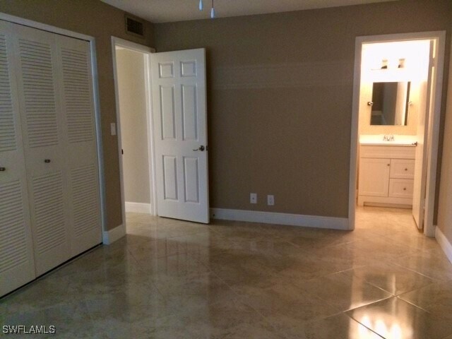 Building Photo - 3655 Boca Ciega Dr