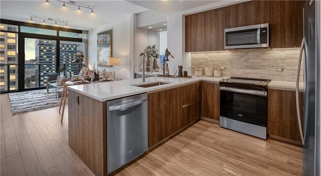 Building Photo - 502 Brazos St