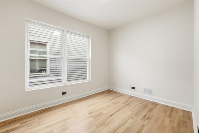 Building Photo - 5415 S Hoyne Ave