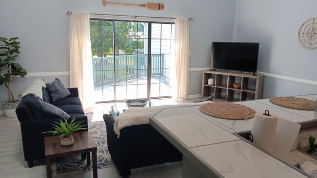 Building Photo - Furnished Two-Bedroom, Two-Bath Townhome i...