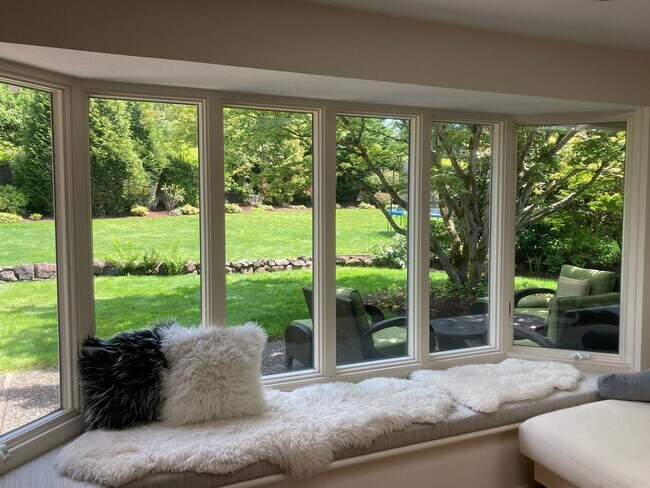 Building Photo - CLICK "REQUEST A TOUR" NOW!