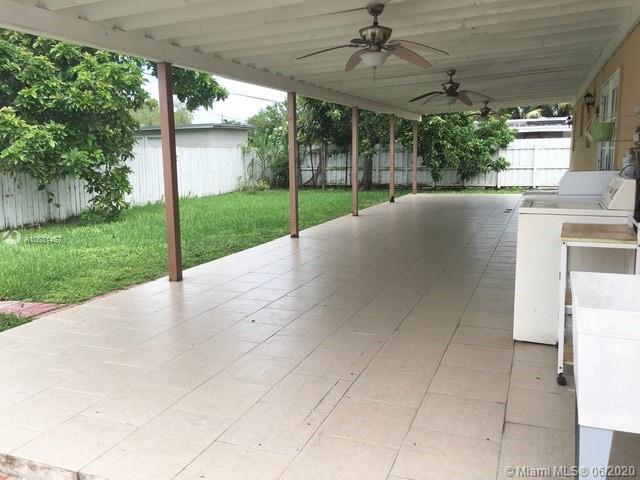 Building Photo - 5001 SW 96th Ave