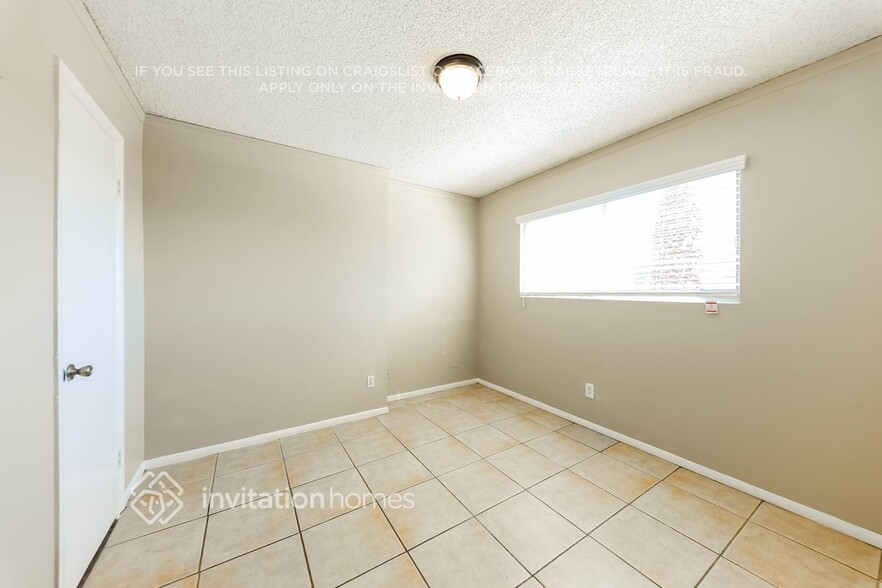 Building Photo - 4619 W Northview Ave