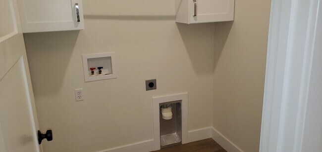 Building Photo - 5 bd, 3 ba house SW Columbia, quick access to providence, just south of Rockbridge school