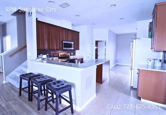 Building Photo - 11129 Creek Haven Dr