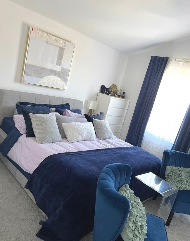 Building Photo - 7825 Banks St