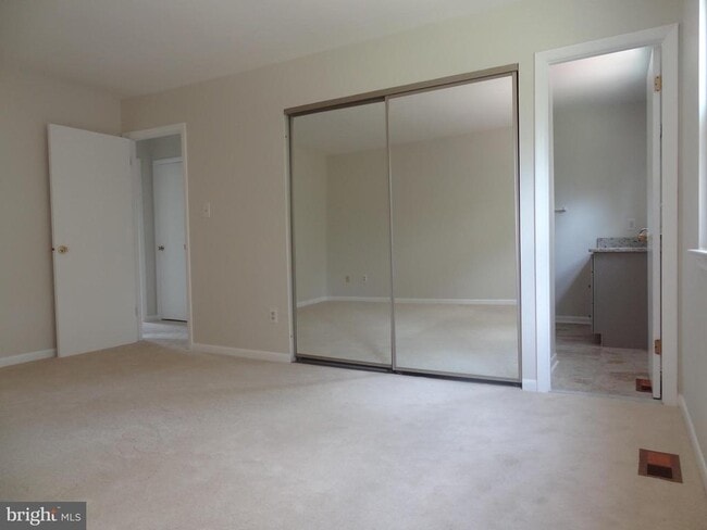 Building Photo - 1627 Severn Run Ct