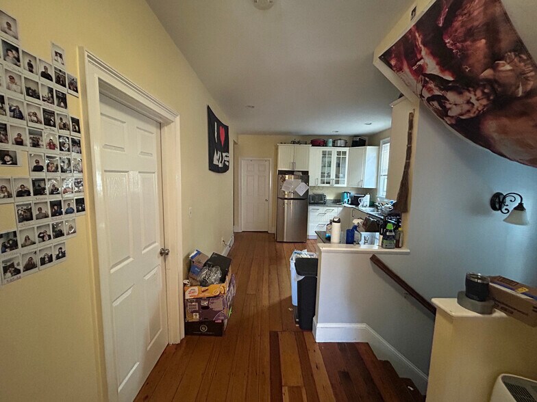 Building Photo - 719 Parker St