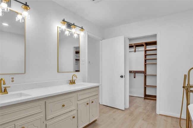 Building Photo - 108 Woodland Rd