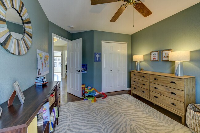 Building Photo - Stunning Upgraded 5BR 4BA Lafayette Home Near Coal Creek Trail & Hwy 287**