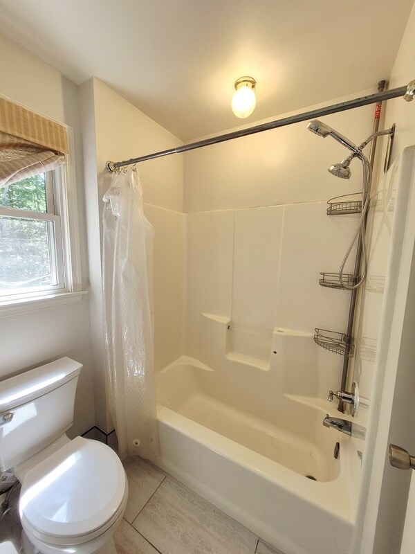 Building Photo - 9019 Double Tree Ln