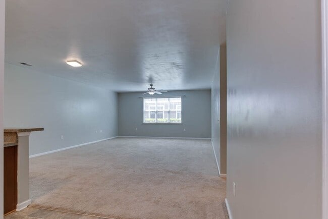 Building Photo - Discover this BEAUTIFUL 2-bedroom home in the sought-after Western Branch area!