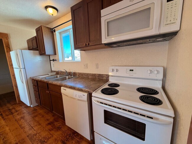 Building Photo - 938 St Joe St