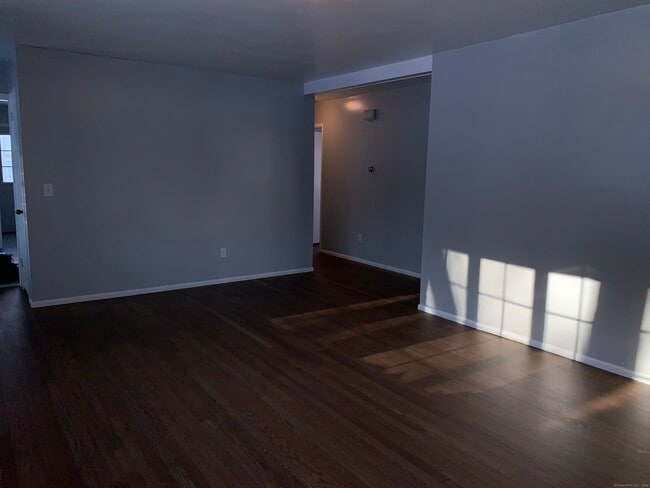 Building Photo - 254 Olney Rd