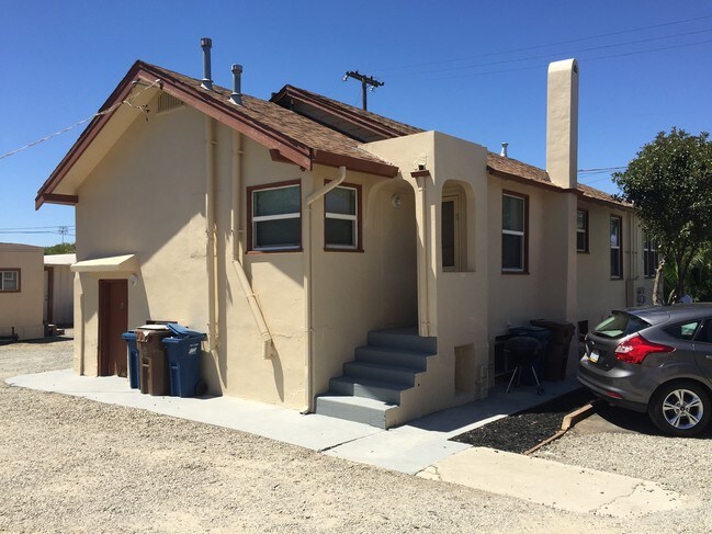 Building Photo - 619 W 17th St