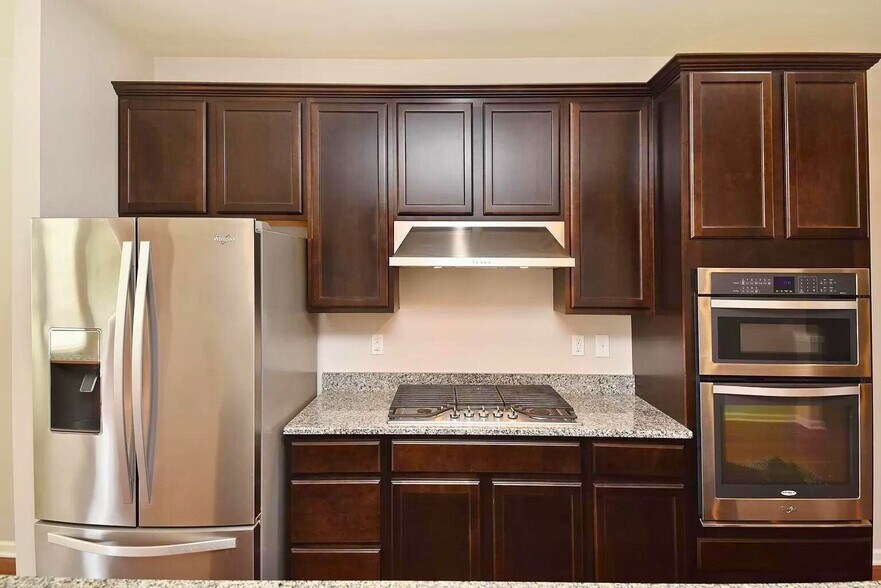 Building Photo - 863 Barclay Cir