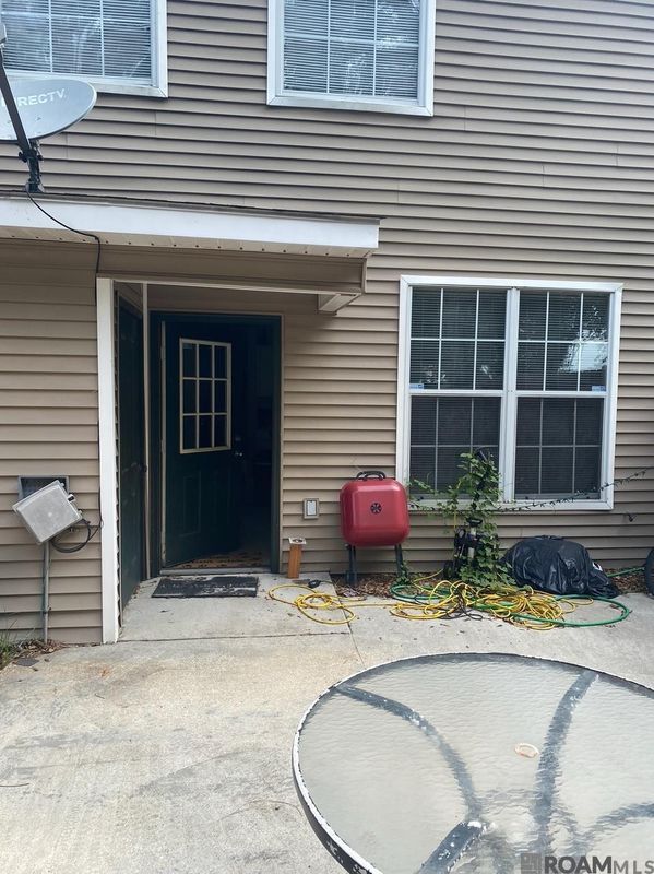 Building Photo - 2121 Plantation Ln