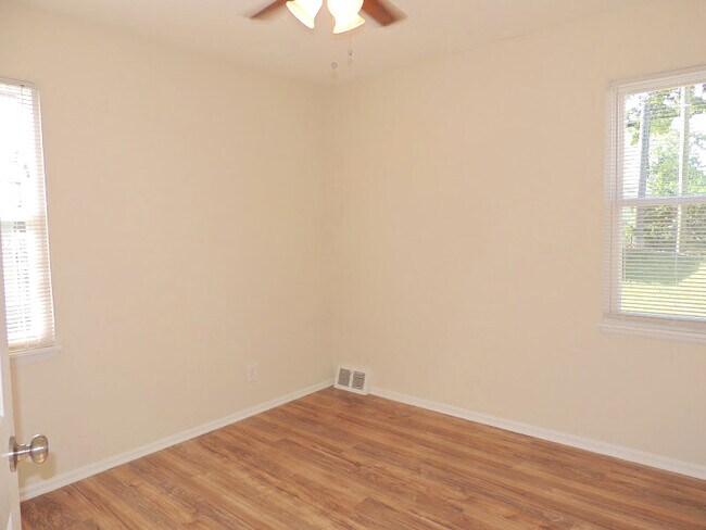 Building Photo - 27080 Zeman Ave