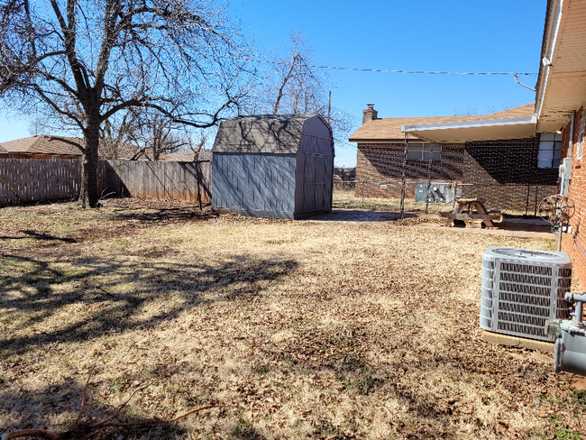 Building Photo - 116 W Glenhaven Dr