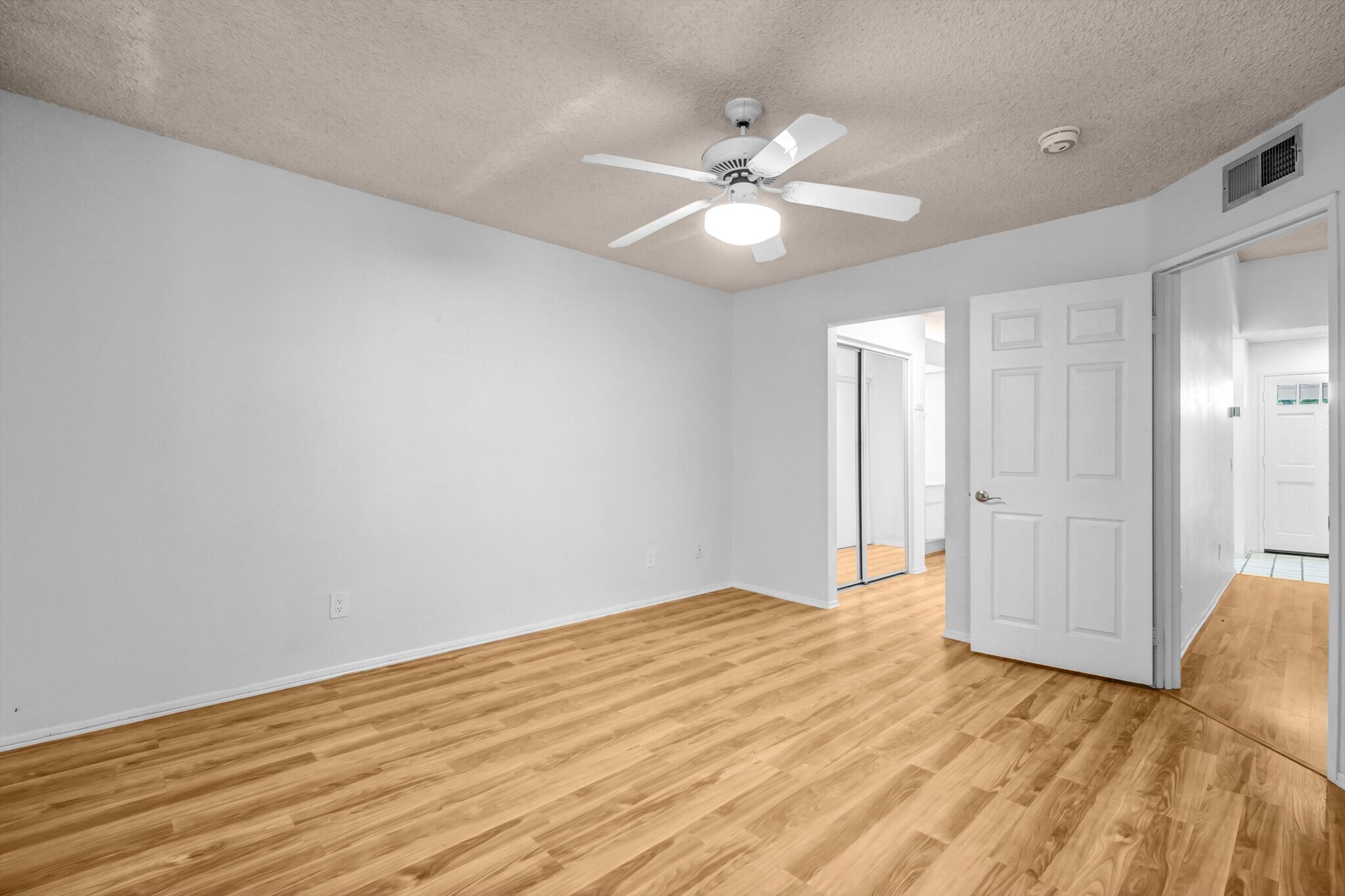 Building Photo - 23930 Arroyo Park Dr