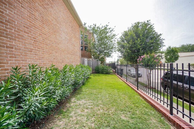 Building Photo - 9802 Sandra Ann Ct