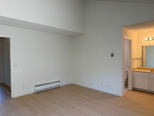 Building Photo - 704 Winstead Ct