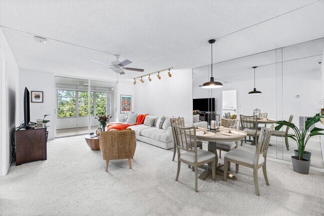 Building Photo - 14623 Bonaire Blvd