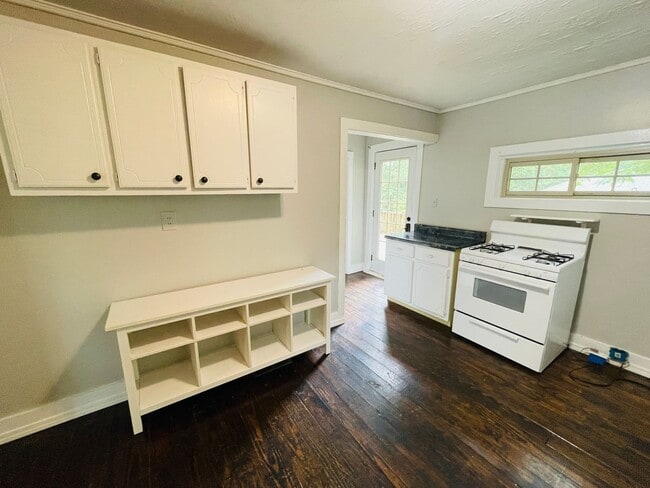 Building Photo - 3BR/1BA Home