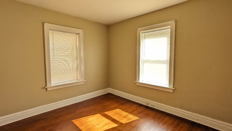 Building Photo - 5042 Mardel Ave