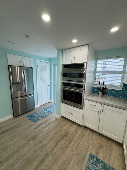 Building Photo - 3101 S Ocean Blvd